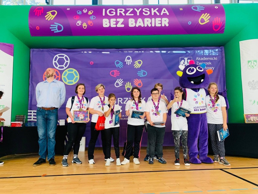 Wychowankowie SOSW we Frysztaku reprezentowali Podkarpacie w ogólnopolskich zawodach "Igrzyska bez barier" [ZDJĘCIA]