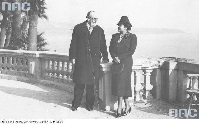 Książę Michał Radziwiłł z narzeczoną Jeanette Suchestow na tarasie w Monte Carlo [1]