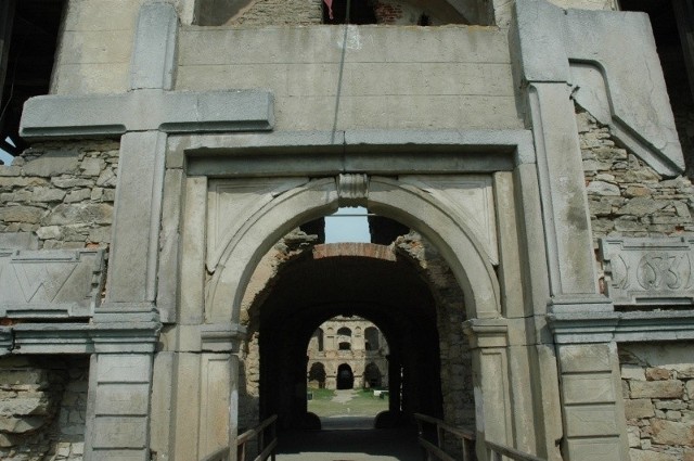 Symbol regionu i województwa - ruiny zamku Krzyżtopór w tym roku zostaną przebadane jak nigdy dotąd.