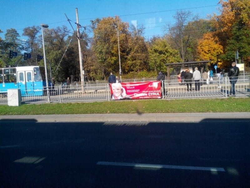 Wrocław: Wypadek na Lotniczej. Tramwaj potrącił dziecko (ZDJĘCIA)