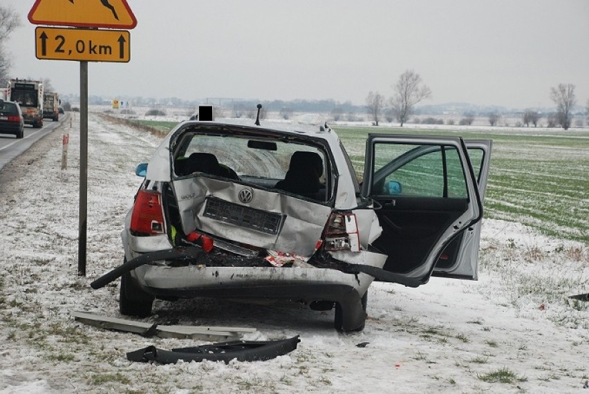 Wypadek w Kończewicach. Zderzyły się dwa auta osobowe. Pięć osób rannych [ZDJĘCIA]