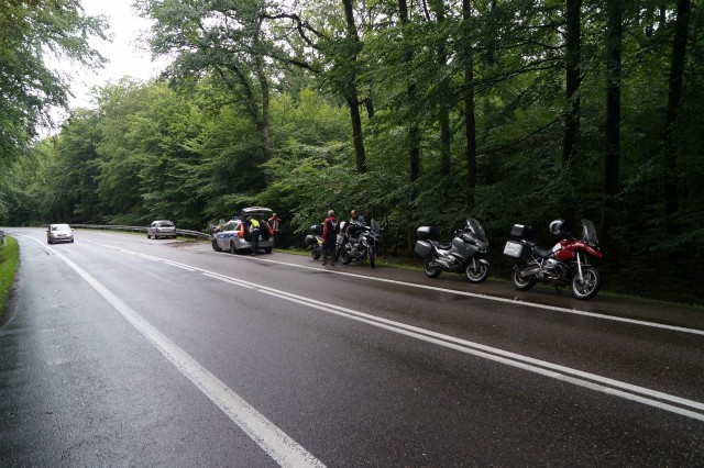 W piątek na drodze krajowej nr 21 w okolicy Niestkowa między Ustką a Słupskiem doszło do wypadku motocyklisty.