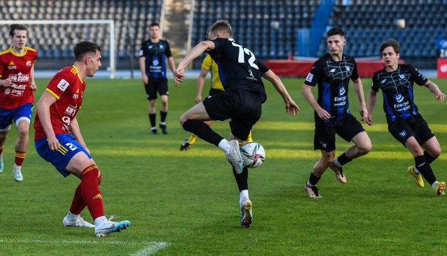 Zawisza Bydgoszcz przegrał nieoczekiwanie ze Stolemem Gniewino w meczu 31. kolejki trzeciej ligi (grupa 2)