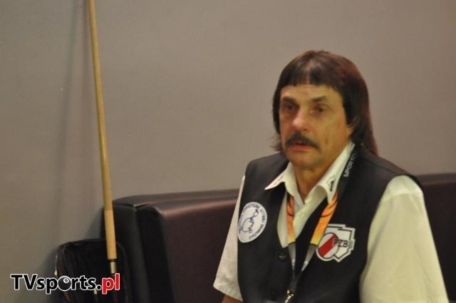 Anatol Kokoszka kiedyś zdobywał na wózku medale Mistrzostw Polski w koszykówce, dziś walczy przy zielonych stołach.