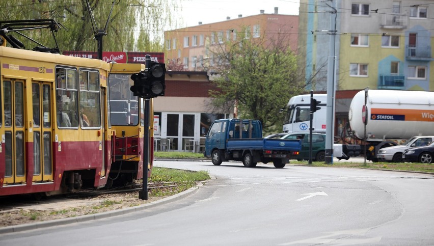 System sterowania ruchem. Na rondzie Lotników Lwowskich rozpoczęto budowę sygnalizacji [ZDJĘCIA]