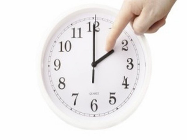 31 marca nastąpi zmiana czasu na letni - wskazówki zegarów przesuniemy z godz. 2.00 na 3.00