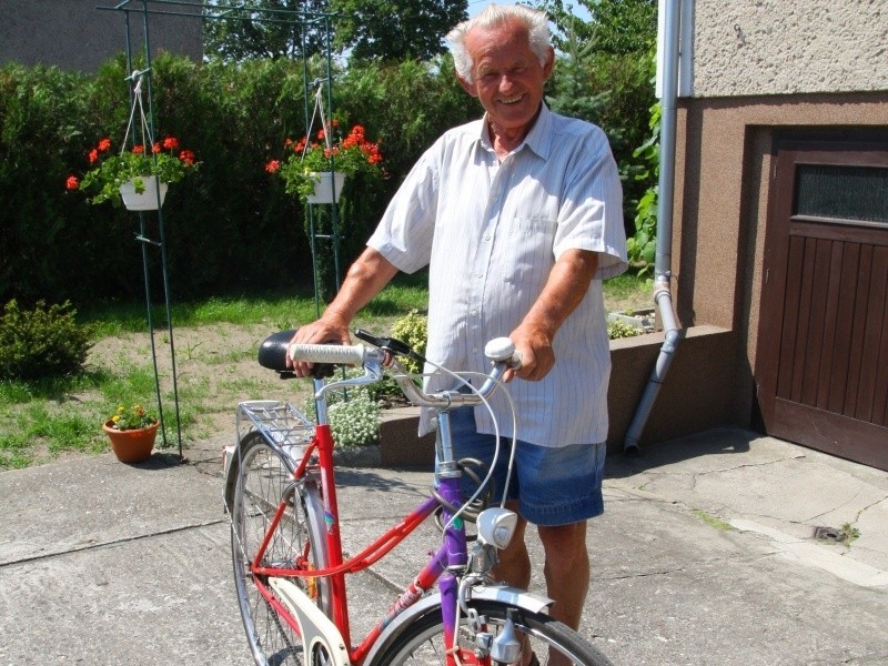 Jerzy Sikora od 62 lat jeździ na pielgrzymki rowerem.