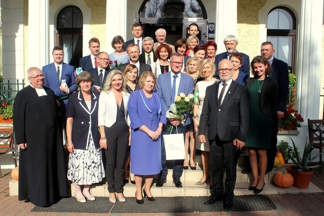 Uroczystość wręczenia nagród nauczycielom z powiatu oleskiego zorganizowano w Specjalnym Ośrodku Szkolno-Wychowawczym w Uszycach.