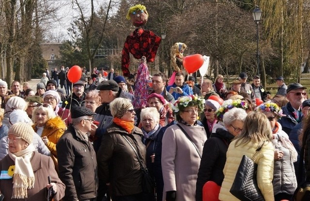 W poniedziałek, 21 marca, Miejska Rada Seniorów w Inowrocławiu organizuje międzypokoleniowe powitanie wiosny w Parku Solankowym pod nazwą "Od przedszkola do seniora"