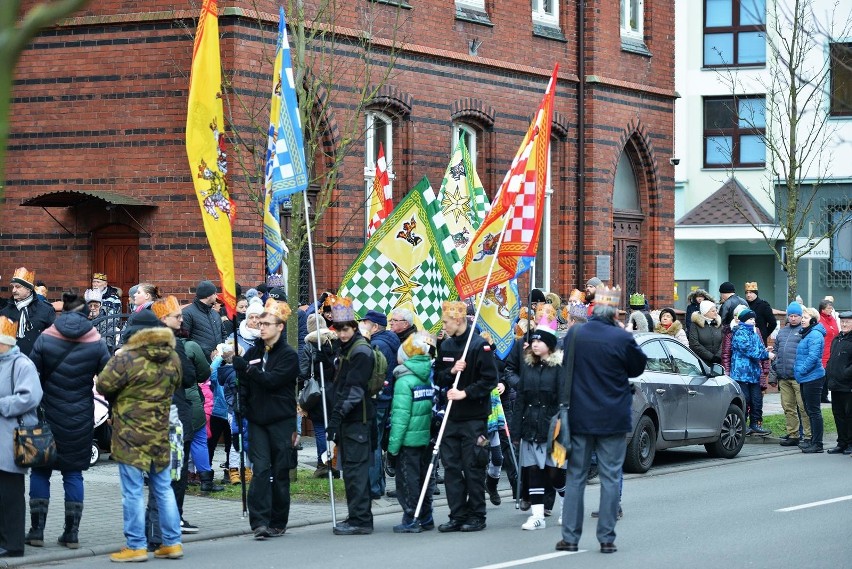 Orszak Trzech Króli w Świnoujściu 2019 przeszedł ulicami miasta [ZDJĘCIA, WIDEO]