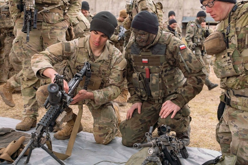 Wspólne ćwiczenia w Polsce żołnierzy amerykańskich i...