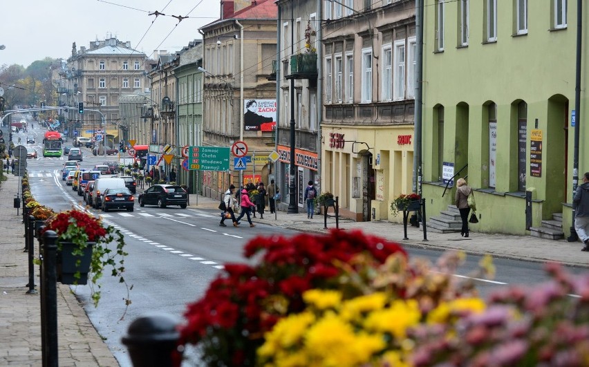 Na Lubartowskiej pojawiły się skrzynki z kwiatami