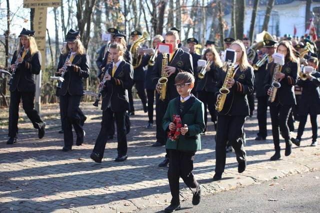 Ministerstwo Kultury wspomaga rozwój orkiestr dętych w Nowej Dębie i Chmielowi