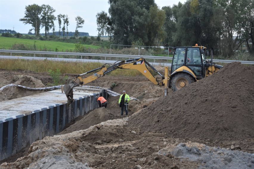 Wykonawca robót udostępnił już dla ruchu obie jezdnie drogi...