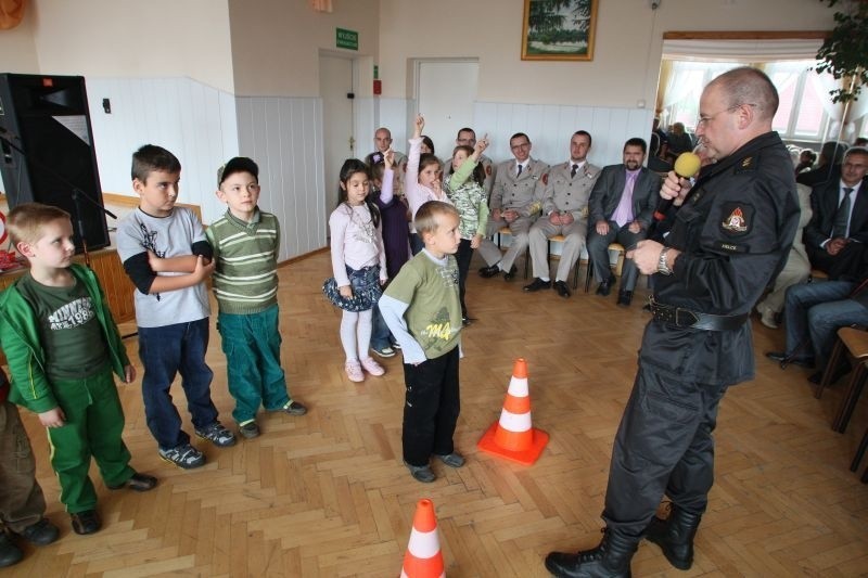 Akcja "Bezpieczna droga do szkoly" w Piekoszowie
