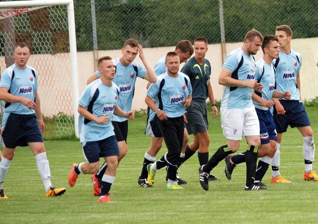 Piłkarze Wisły Nowe po raz pierwszy po powrocie do IV ligi wygrali na wyjeździe. W Kruszwicy pokonali Gopło 4:0.