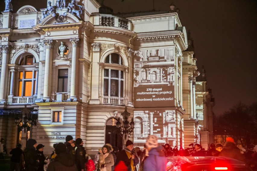 Niezwykły spektakl na fasadzie Teatru Słowackiego