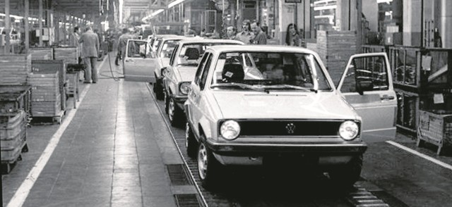 Początki wielkiej kariery. Rok 1976, Golf I na taśmie produkcyjnej w Wolfsburgu