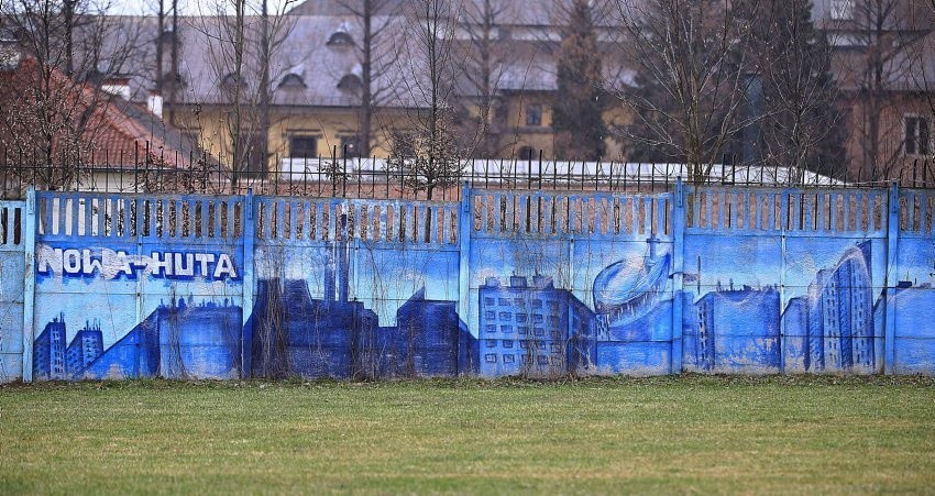 Kibicowskie graffiti przy stadionie Hutnika Kraków [GALERIA]