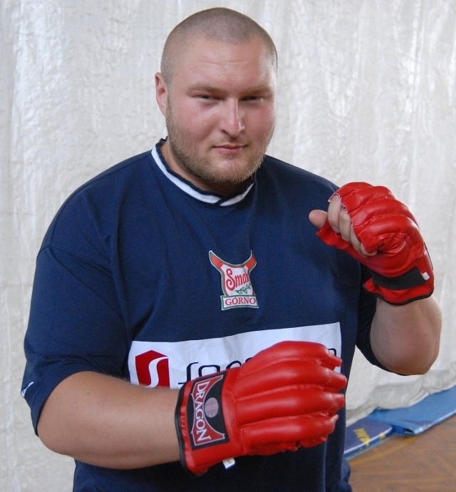 Jacek Piersiak jutro stoczy pierwszą zawodową walkę MMA.