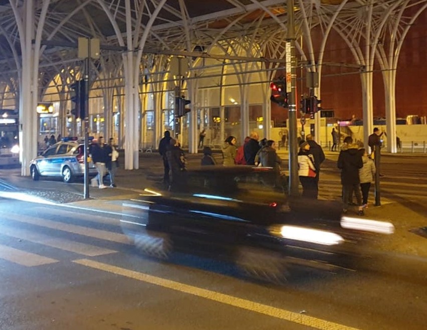 Szarpanina w tramwaju. Interweniowala policja! ZDJĘCIA 