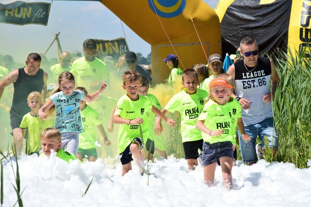 Dzieci i młodzież rywalizowały w sobotę 25 czerwca na trasie Run Fit Adventure Kids nad Jeziorem Tarnobrzeskim.