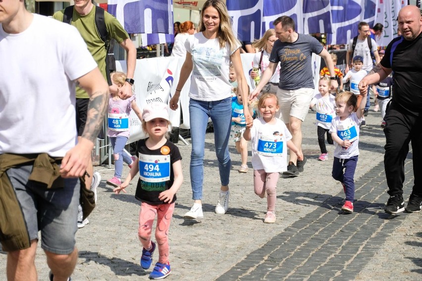 10. PKO Białystok Półmaraton. W sobotę biegały dzieci wraz z rodzicami. Ponad 1,5 tysiąca maluchów wzięło udział w PKO Bieg Juniora