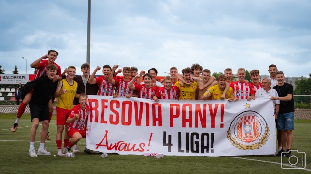PZU SMS Resovia świętowała awans już po meczu z KS Zaczernie.