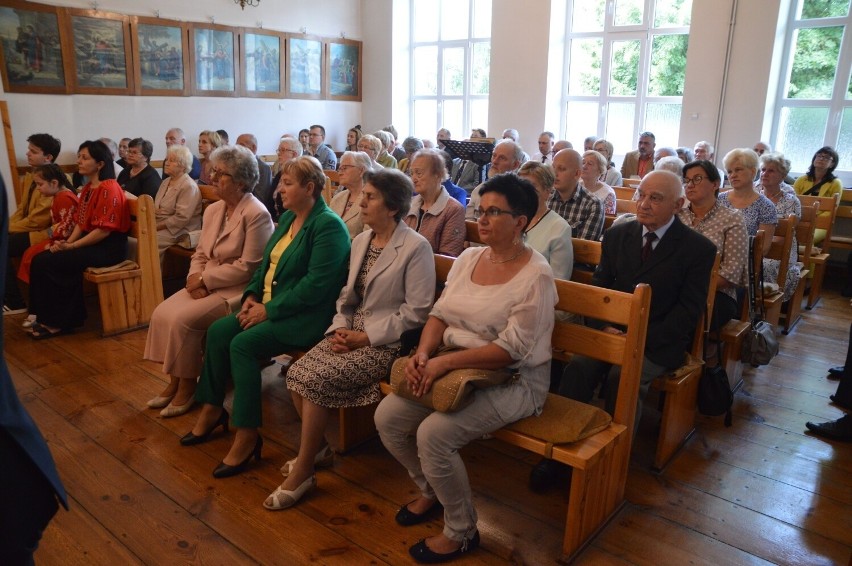 Miastko. Modlili się o pokój w Ukrainie i wspominali ofiary akcji „Wisła” w jej 75. rocznicę | ZDJĘCIA+WIDEO