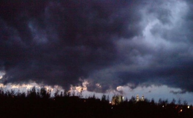 Czarne chmury nad Białymstokiem.
