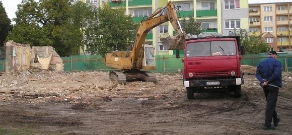 Kolejny budynek GTBS powstaje w miejscu, gdzie do niedawna stał przedwojenny, ryglowy dom. Nieremontowany od wojny nadawał się wyłącznie do rozbiórki.