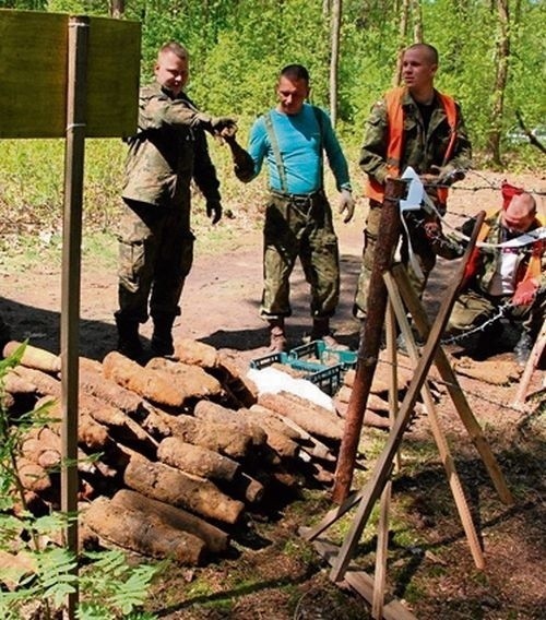 W lesie łąckim w Nadleśnictwie Opoczno saperzy znajdują codziennie bardzo duże ilości rozmaitej amunicji