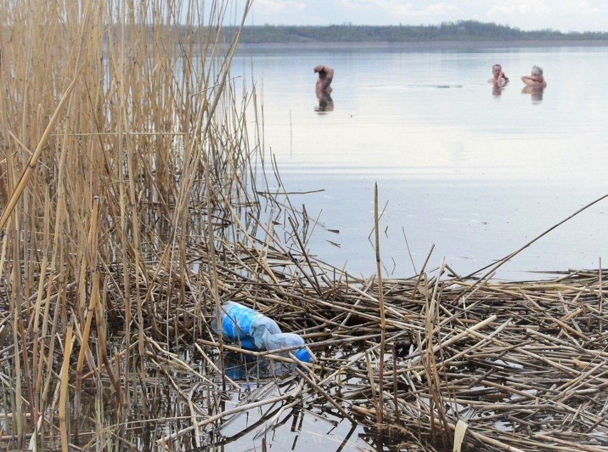 Tarnobrzeg. Miejska spółka TTBS przegrała przetarg na zarządzanie Jeziorem Tarnobrzeskim. Kto w 2023 roku będzie dbać o czystość plaży?