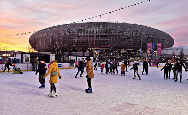 Tauron Arena już od soboty 12 lutego zaprasza na ślizgawkę w rytm romantycznych hitów