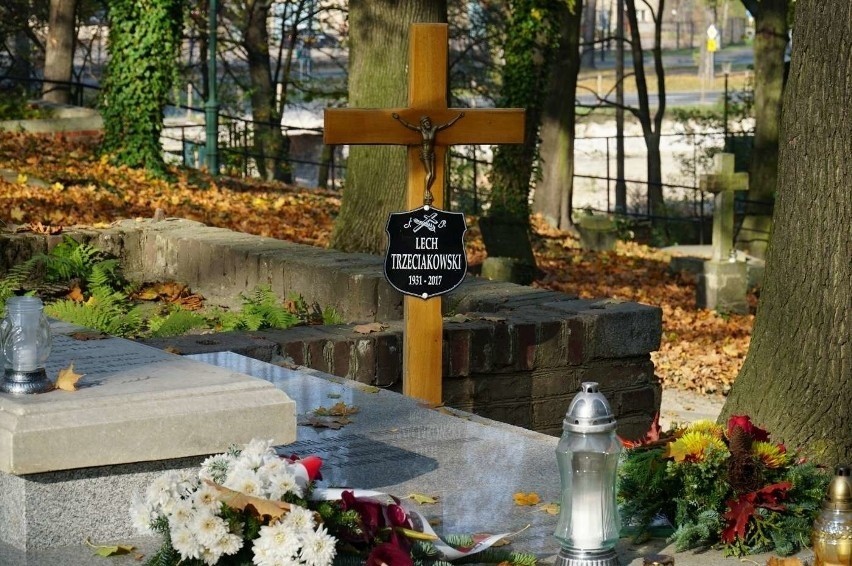 Lech Trzeciakowski, zmarły w 2017 roku. Został pochowany Na...