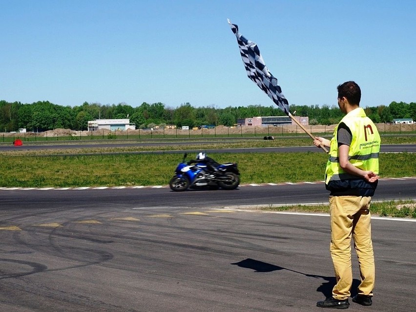 Dzień otwarty na Torze Wschodzący Białystok. Można przetestować tor własnym autem lub motocyklem [ZDJĘCIA]