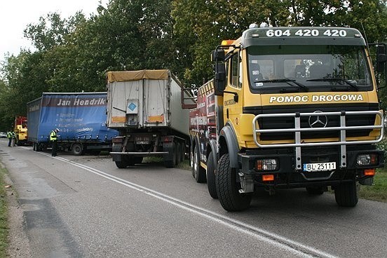 Czolowe zderzenie tirów w Malym Plocku