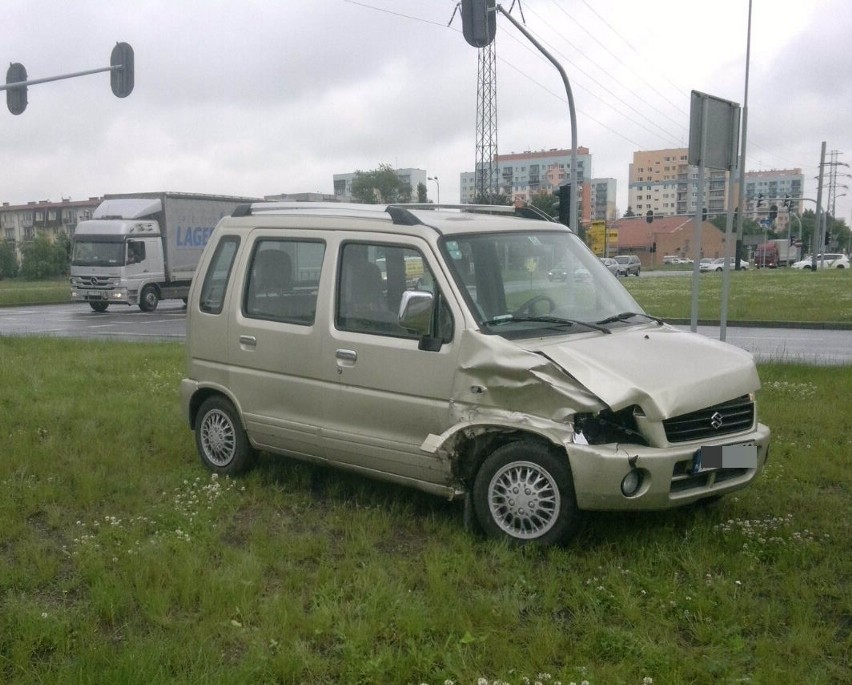 Wypadek na Rondzie Inwalidów [zdjęcia]