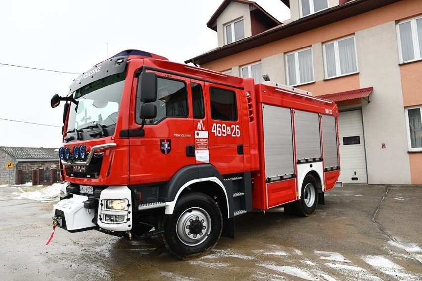 Strażacy z Podlesic w gminie Charsznica mają nowy samochód 