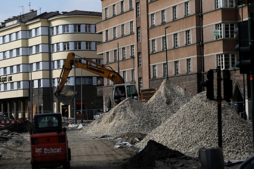 Kraków. Remont linii do Bronowic - wykopy coraz bliżej Alej