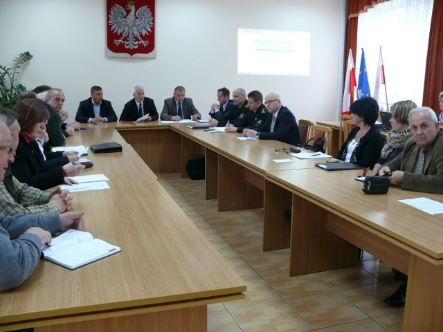 W czwartek w Starostowie Powiatowym w Staszowie odbyło się posiedzenie Powiatowego Zespołu Zarządzania Kryzysowego