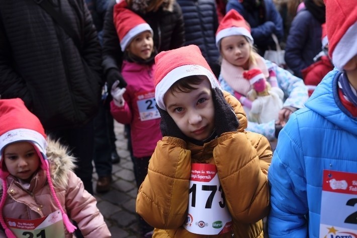 Bieg Mikołajka za nami. Jutro zaś Festiwal Biegów Świętych Mikołajów! [ZDJĘCIA]