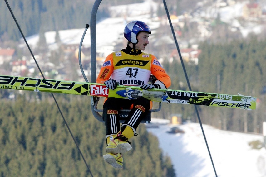 Harrachov 10-12-2004. adam ma�ysz. skoczek narciarski fot....