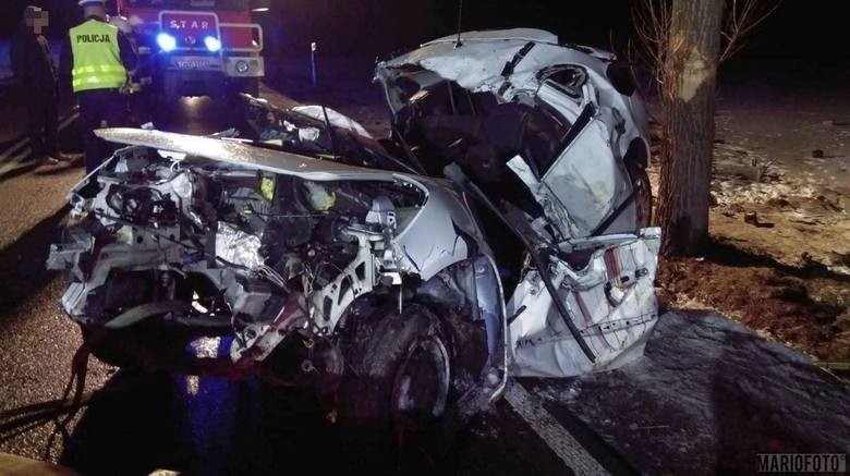 18-letni kierowca i 18-letni pasażer renault zginęli w...