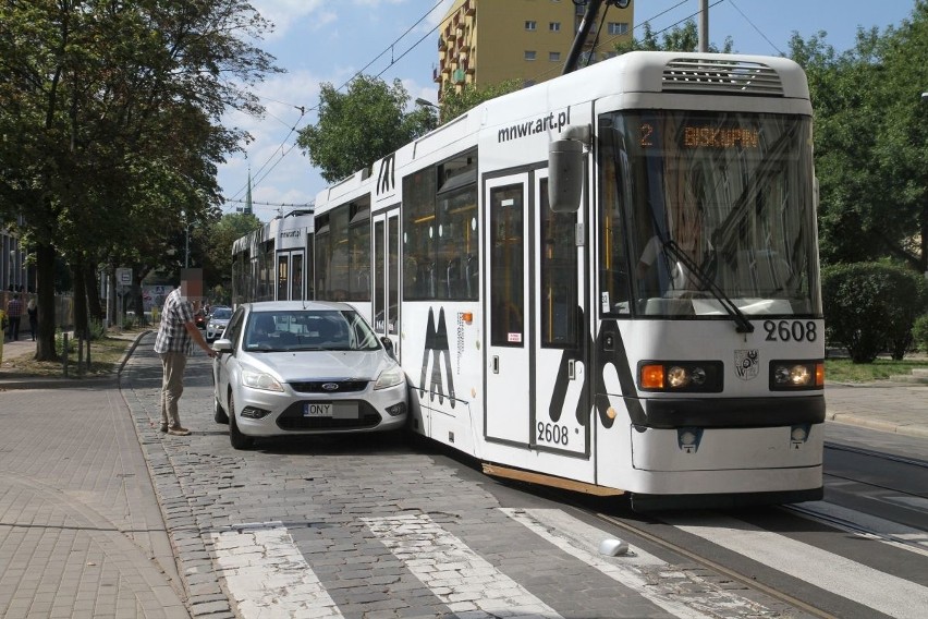 Wrocław: Zderzenie tramwaju na Szczytnickiej