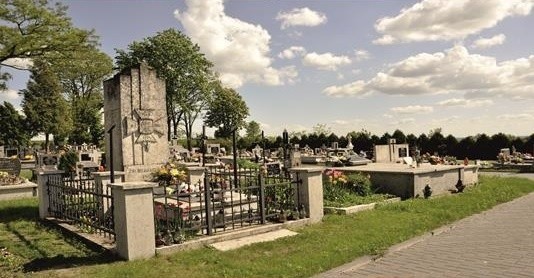 Pieniądze zebrane podczas kwesty zostaną przeznaczone na renowację pomnika partyzantów na "cmentarzu nowym" w Kijach.
