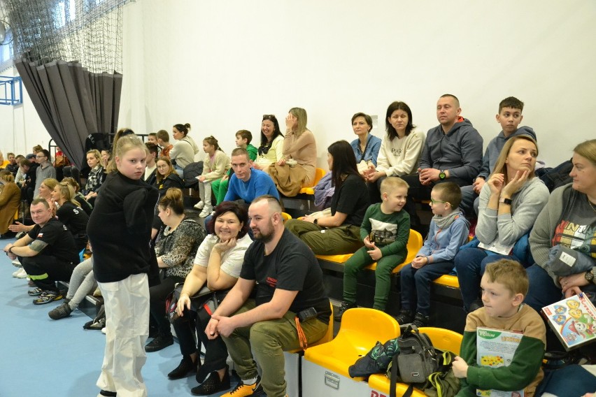 W Lipnie odbyła się impreza proekologiczna ze strażakami. Na uczniów czekały atrakcyjne nagrody!
