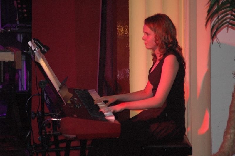 Koncert Gorących Serc 2011 w Oleśnie. Anna Korzeniewska