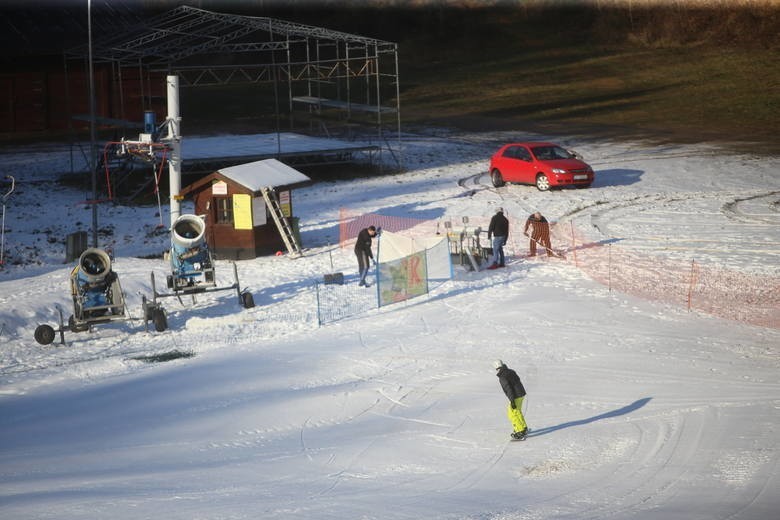 Obiekty sportowe w Bytomiu zamknięte. Wyjątkiem... górka na...