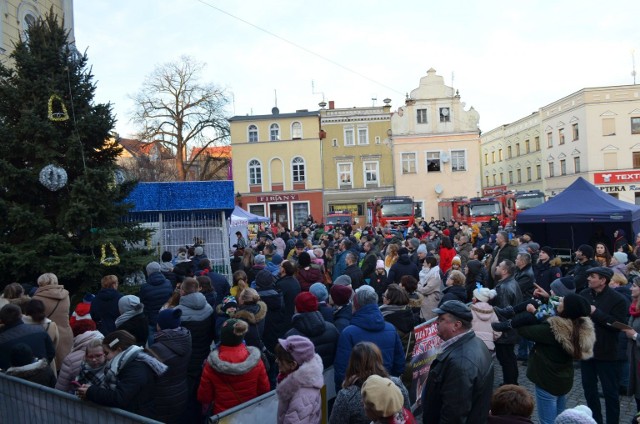 Ile uzbierali wolontariusze orkiestry w gminach powiatu wschowskiego? Padły nowe rekordy. Sprawdźcie o ile więcej wrzucono do puszek niż w zeszłym roku.Tak Słubice grały z WOŚP: